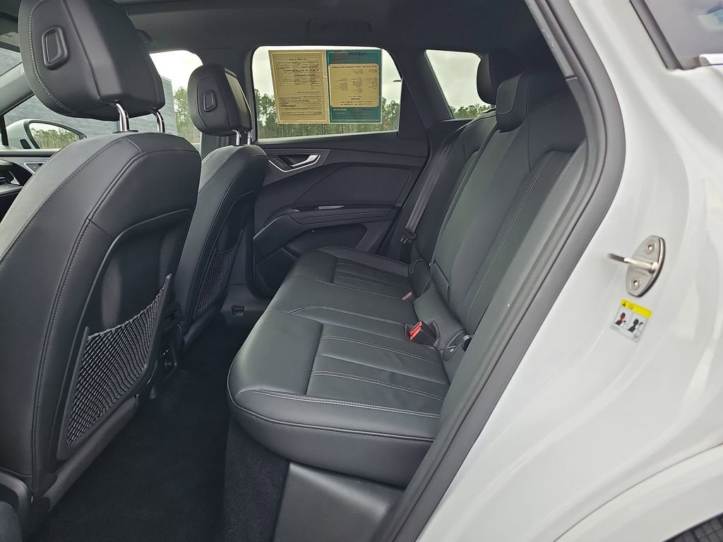 Used 2023 Audi Q4 e-tron Premium Plus w/ Premium Plus image 18