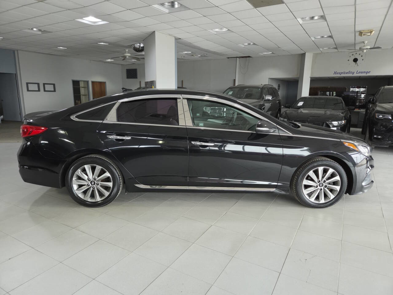 Used 2017 Hyundai Sonata Sport w/ Cargo Package FWD image 8