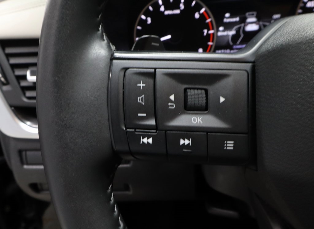 Certified 2025 Nissan Rogue SV image 26