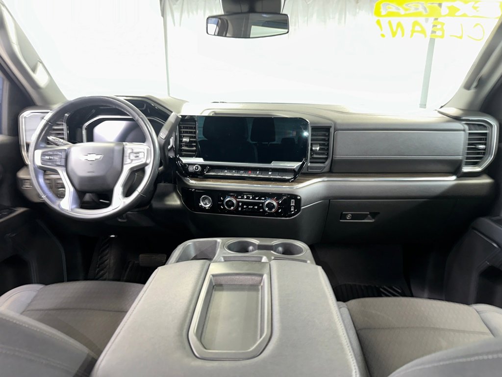 Used 2023 Chevrolet Silverado 1500 LT image 30