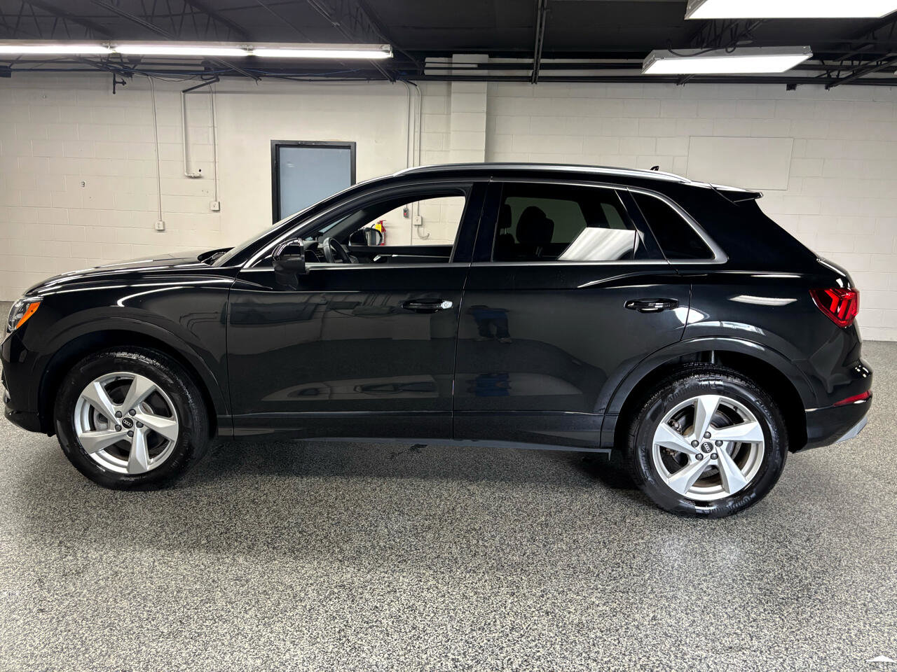 Used 2022 Audi Q3 2.0T Premium image 3