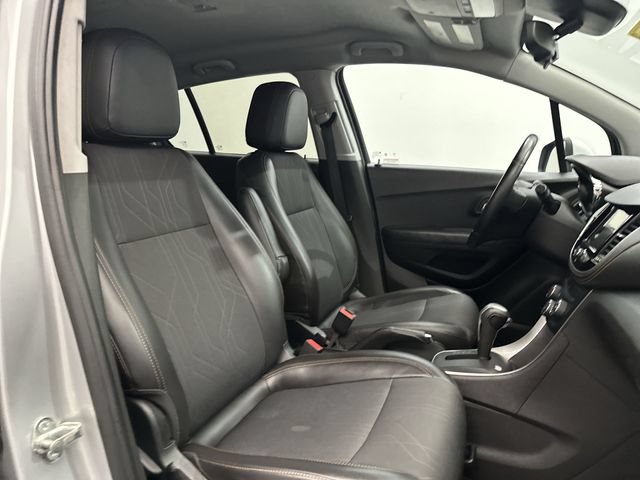 Used 2018 Chevrolet Trax LT w/ LT Convenience Package FWD image 26