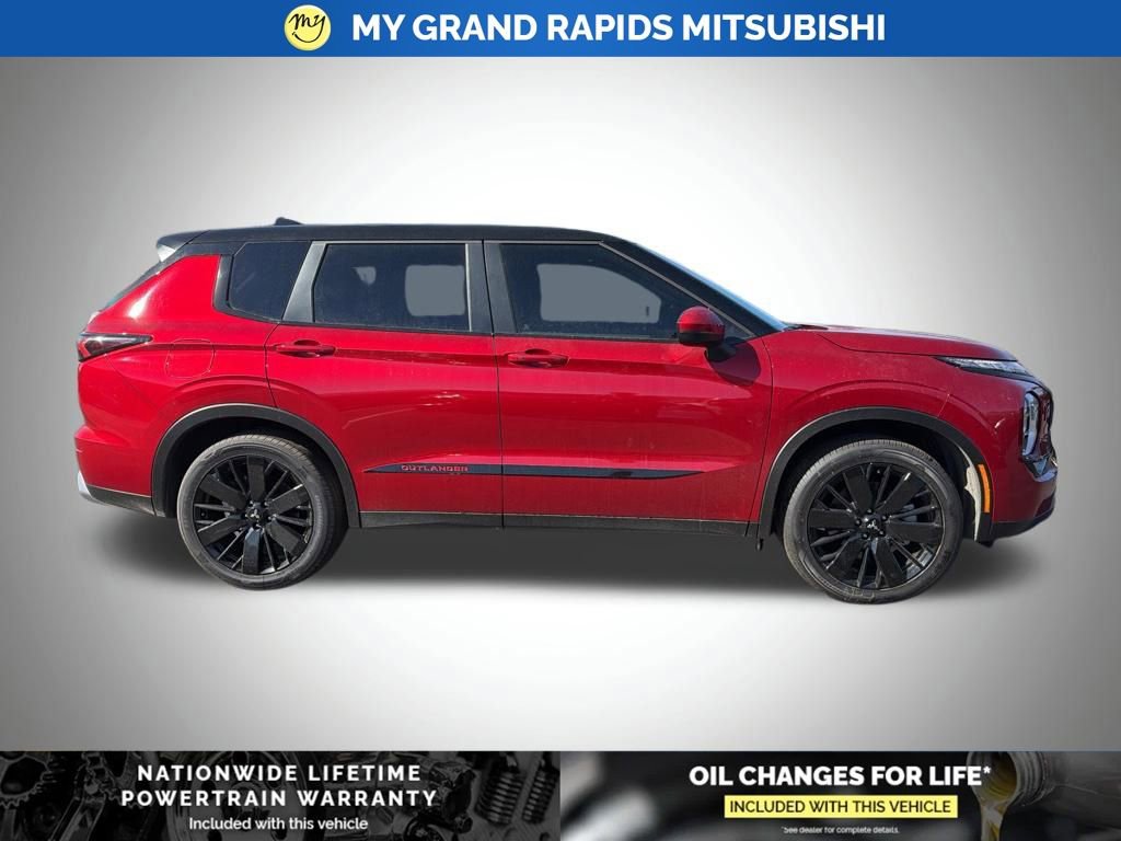 New 2025 Mitsubishi Outlander SE image 5