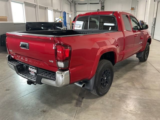 Used 2021 Toyota Tacoma SR5 AWD/4WD image 6