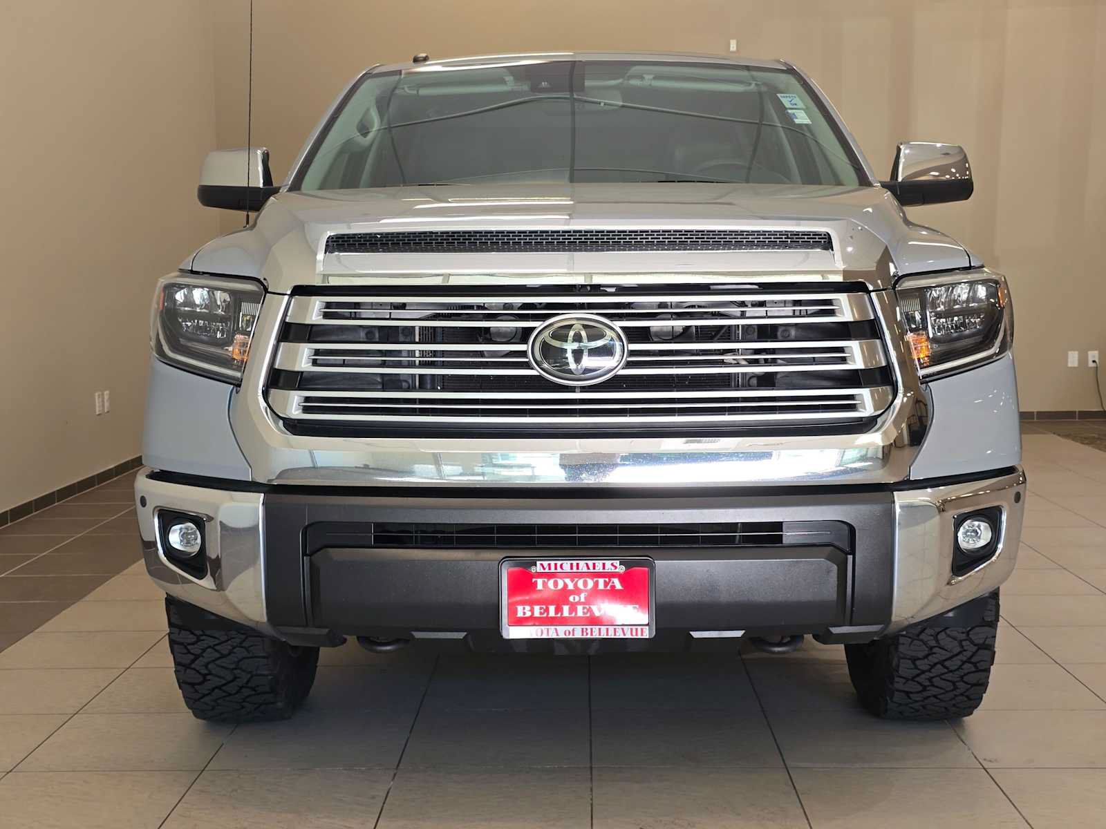 Used 2019 Toyota Tundra Limited w/ Limited Premium Package AWD/4WD image 6