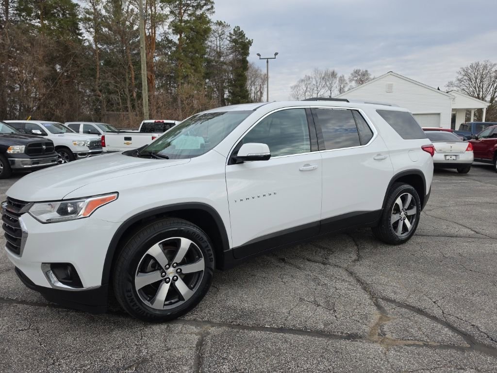 Used 2018 Chevrolet Traverse LT image 3