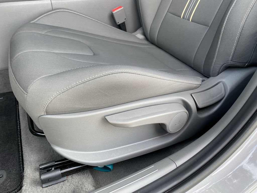 Used 2026 Hyundai Elantra SEL FWD image 11