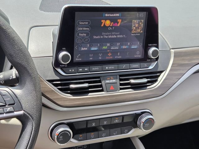 Used 2025 Nissan Altima 2.5 SV FWD image 22