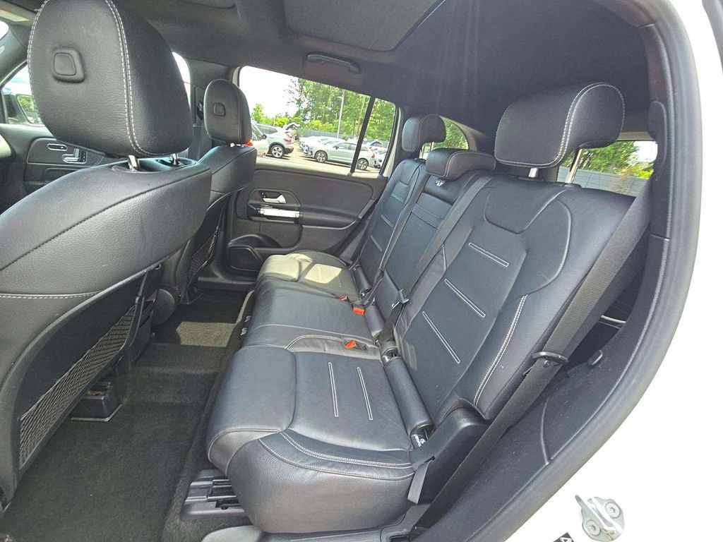 Used 2021 Mercedes-Benz GLB 250 4MATIC image 5