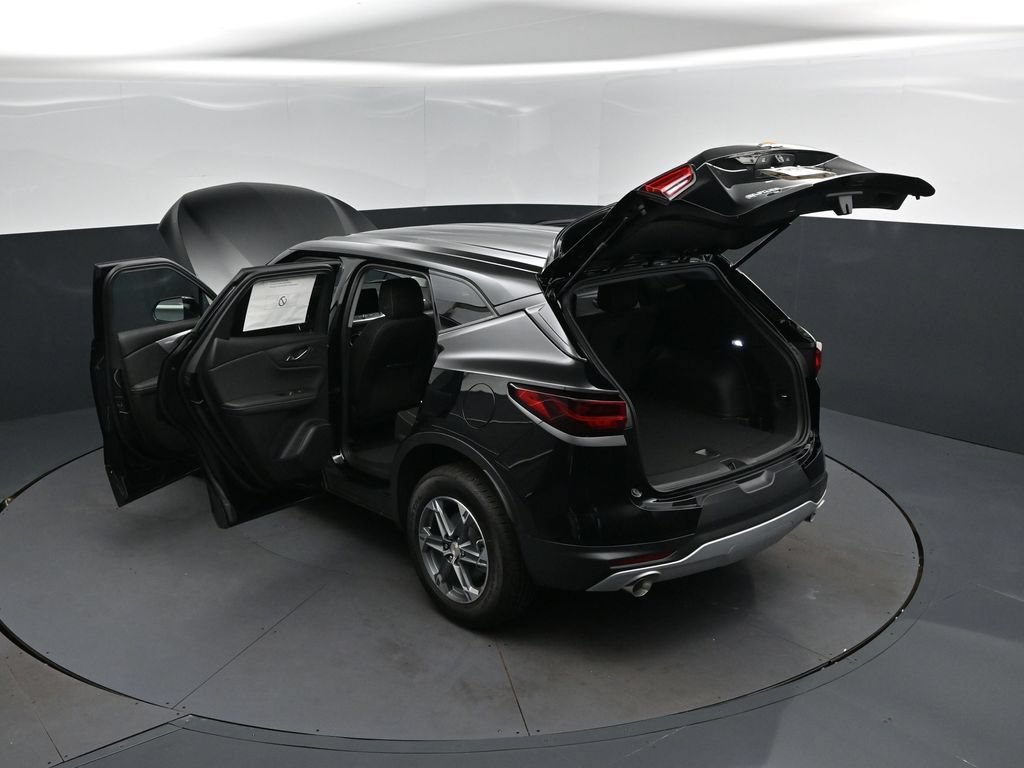 New 2026 Chevrolet Blazer LT FWD image 2