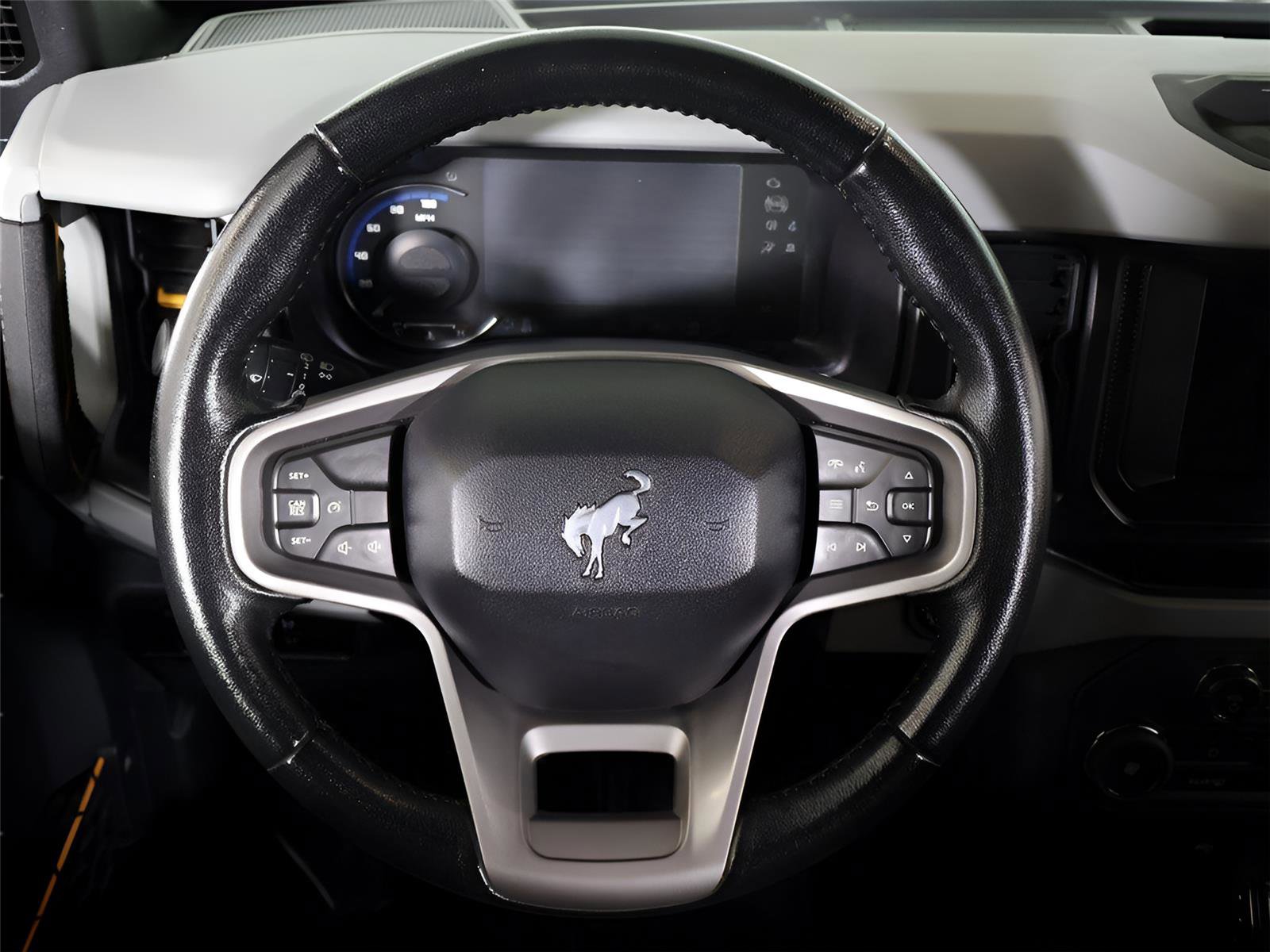 Used 2023 Ford Bronco Badlands image 32