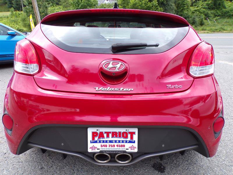 Used 2016 Hyundai Veloster Turbo w/ Option Group 04 FWD image 7