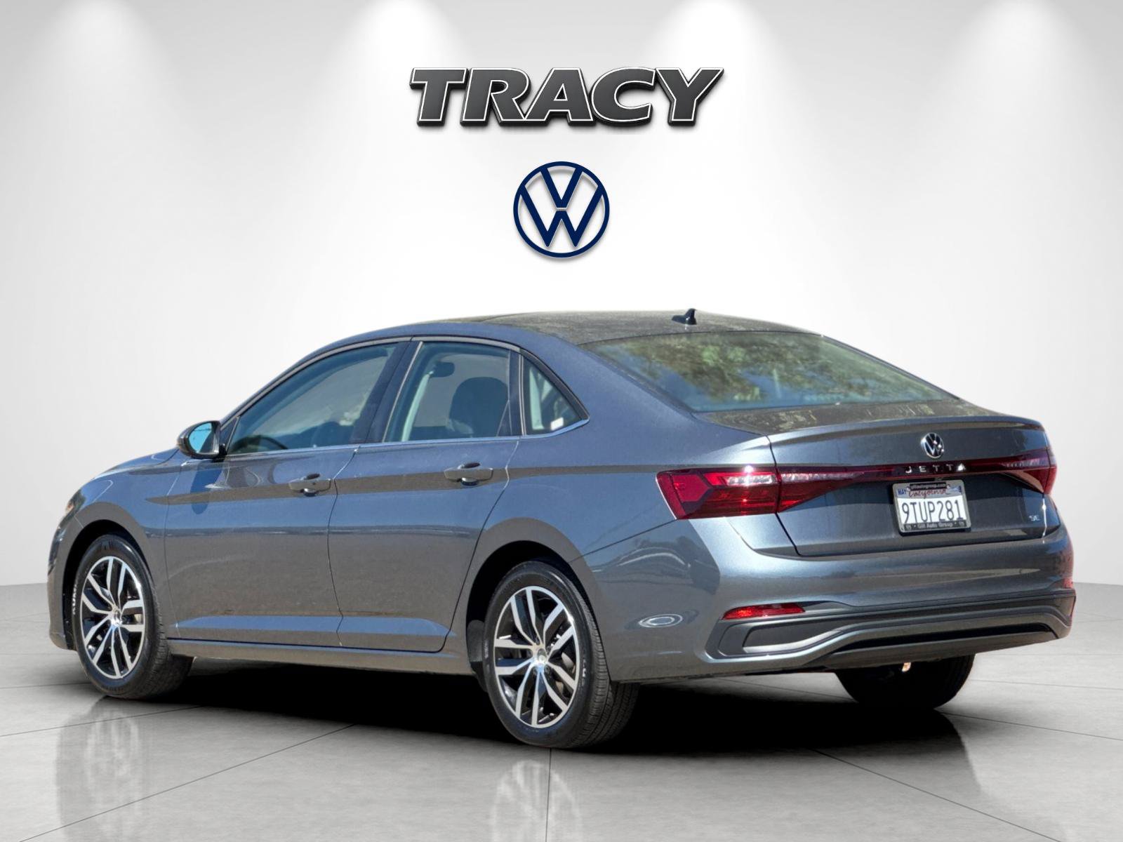 Used 2025 Volkswagen Jetta SE FWD image 6