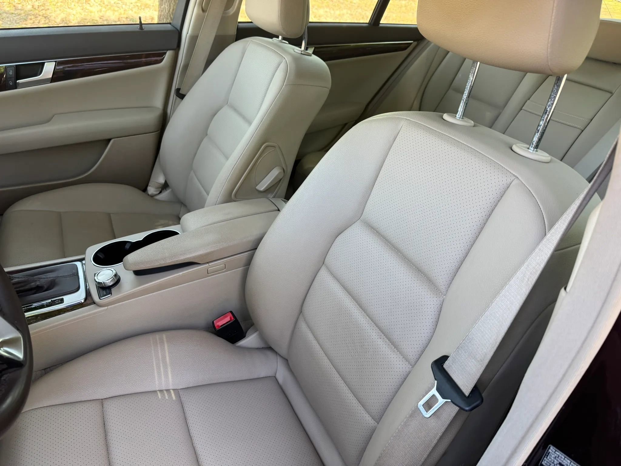 Used 2012 Mercedes-Benz C 250 Sedan image 15