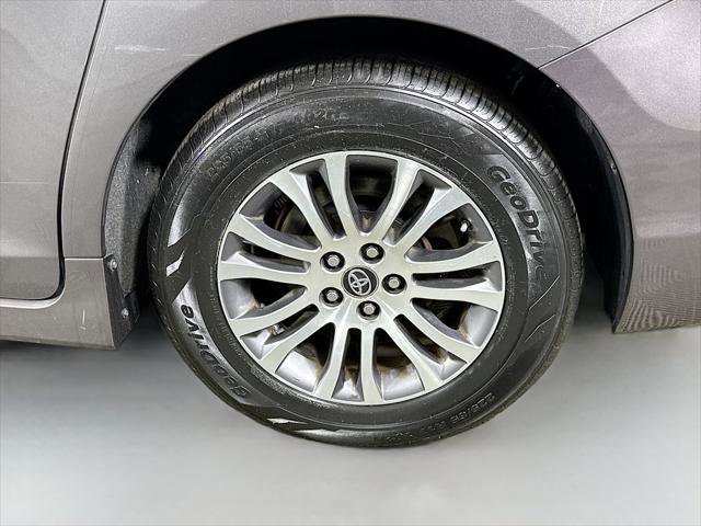 Certified 2019 Toyota Sienna XLE w/ Carpet Mat Package FWD image 33