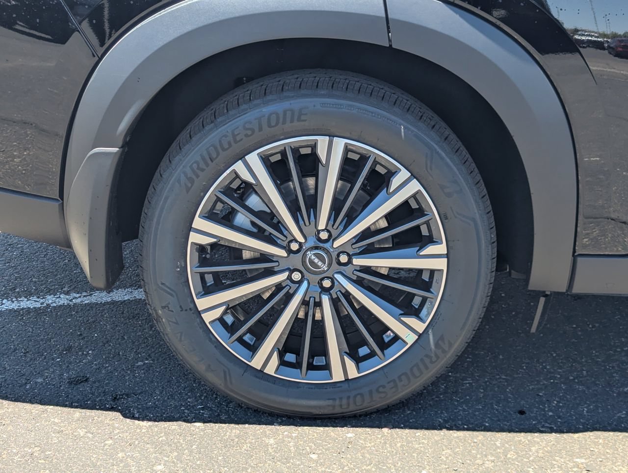 New 2026 Nissan Pathfinder Platinum w/ Accent Package FWD image 9