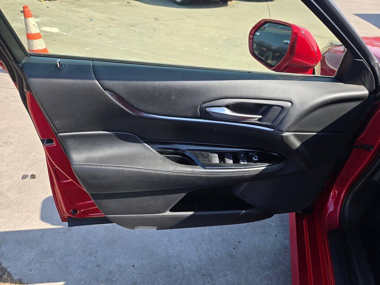 Used 2021 Toyota Mirai w/ Advanced Technology Package RWD image 21
