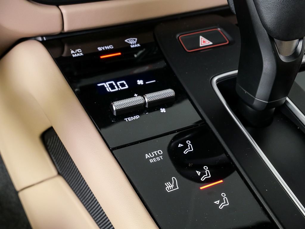 Certified 2023 Porsche Macan Turbo AWD/4WD image 18