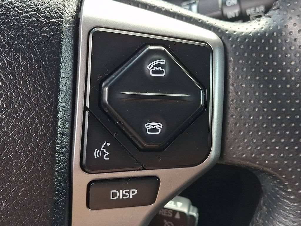 Used 2018 Toyota 4Runner SR5 AWD/4WD image 28