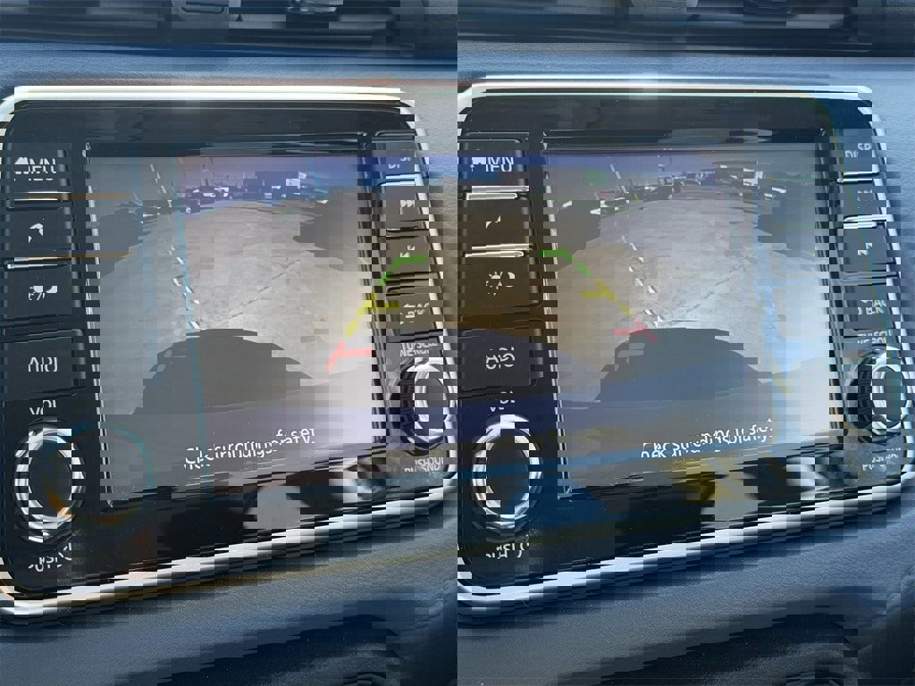 Used 2025 Nissan Versa SV image 18