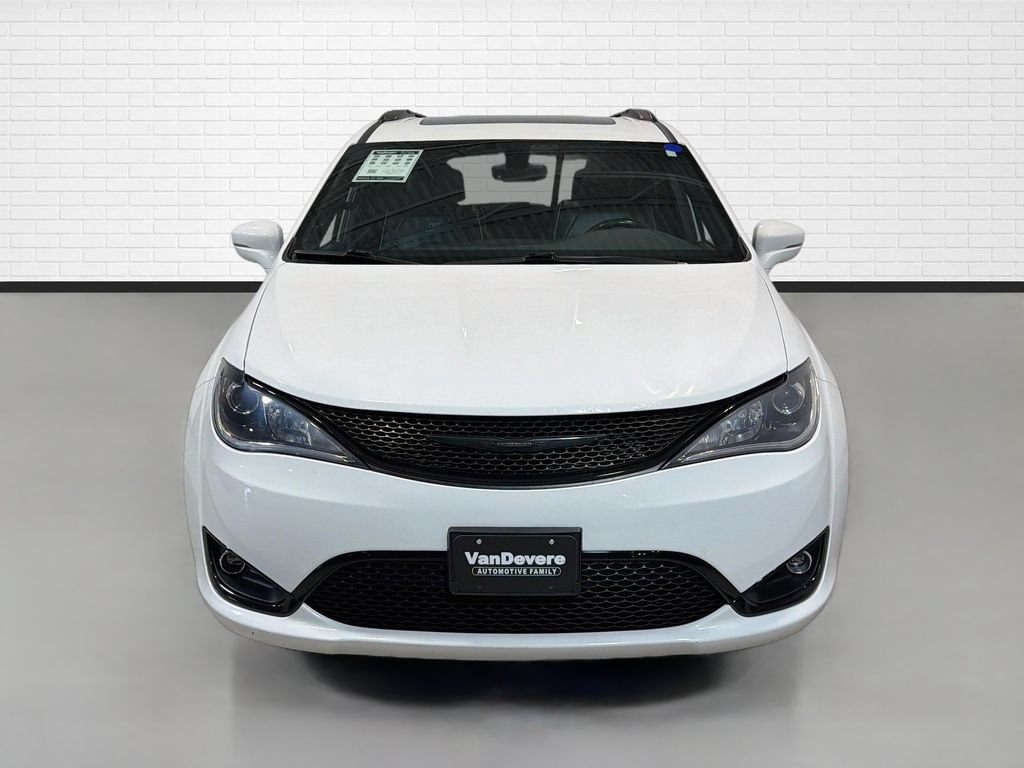 Used 2019 Chrysler Pacifica Limited w/ S Appearance Package FWD image 2