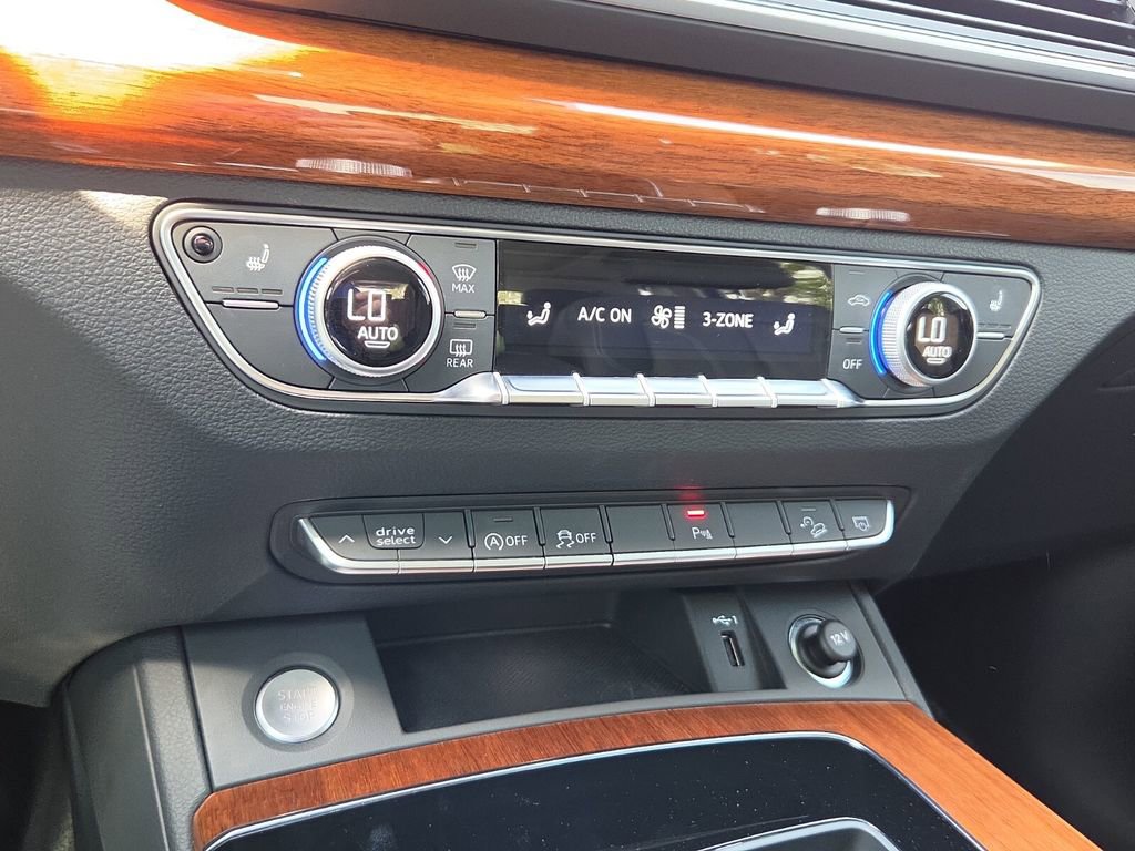 Used 2023 Audi Q5 2.0T Premium w/ Convenience Package image 20