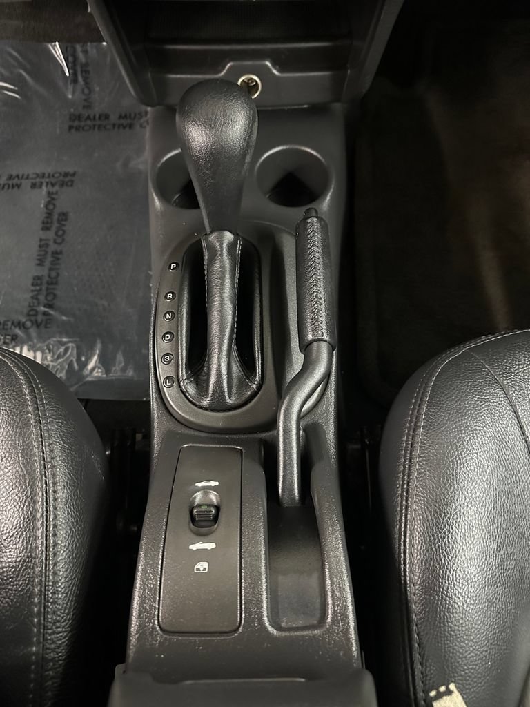 Used 2005 Chrysler Sebring GTC FWD image 18