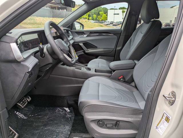 New 2026 Volkswagen Tiguan SE R-Line FWD image 21