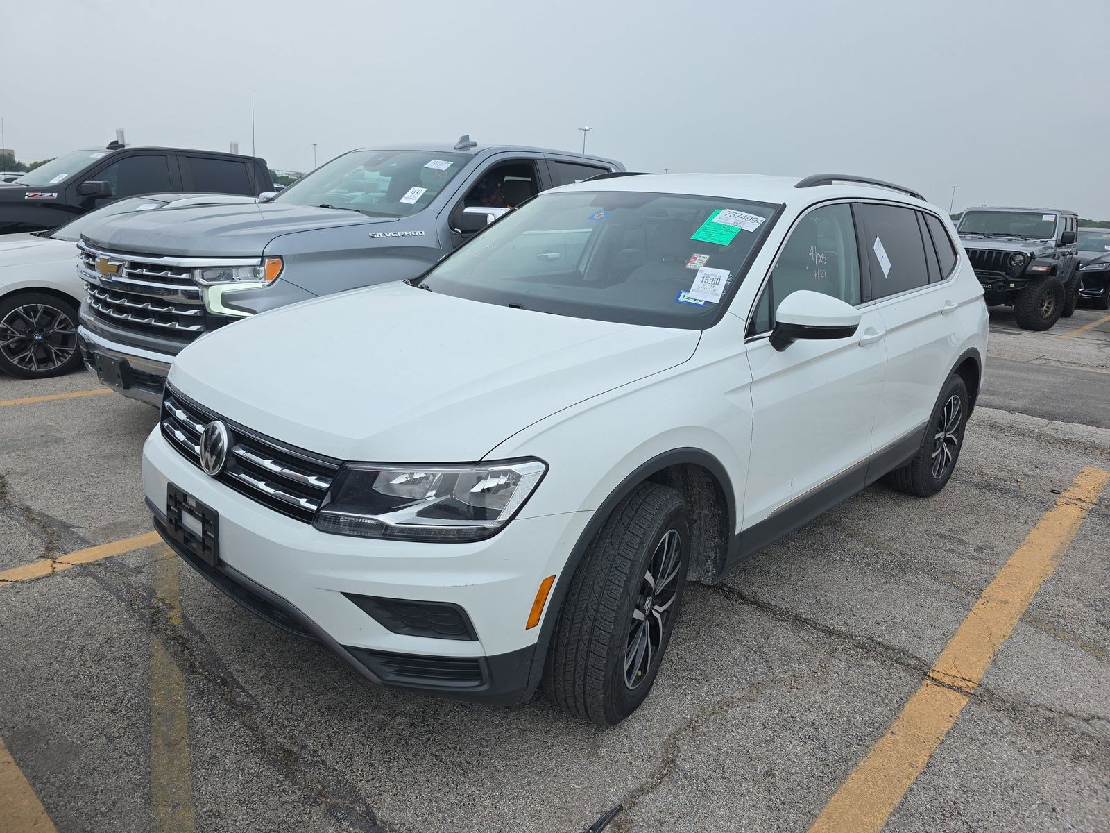 Used 2021 Volkswagen Tiguan SE FWD image 2