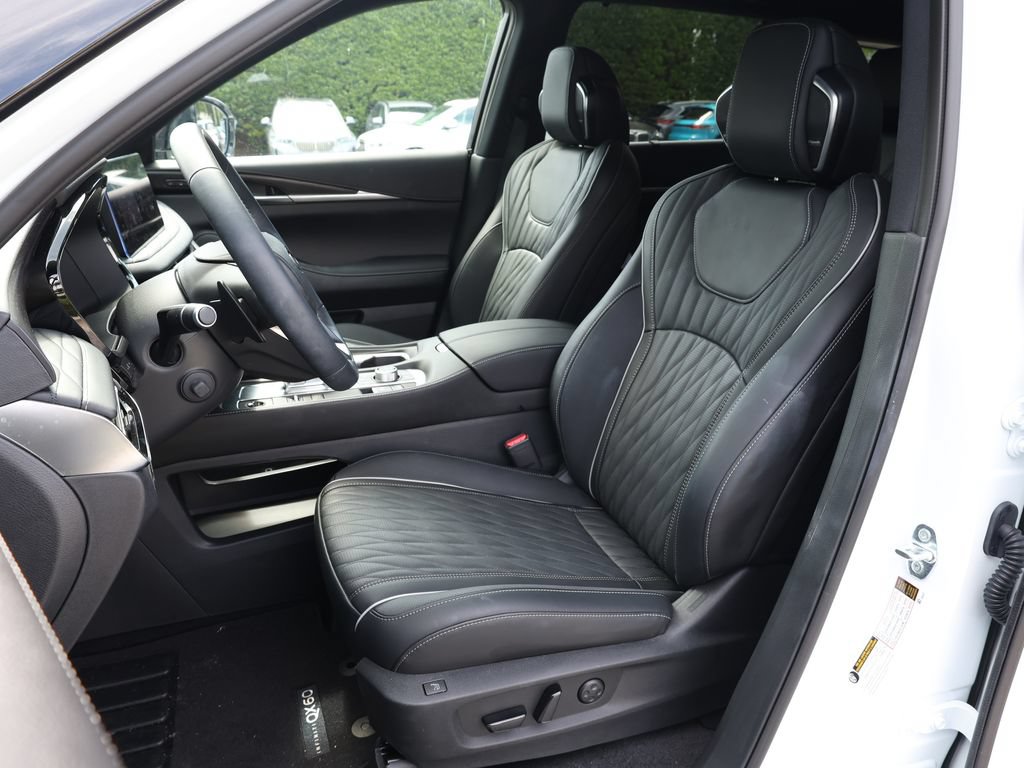 Used 2026 INFINITI QX60 Autograph w/ Dark Cargo Package AWD/4WD image 17