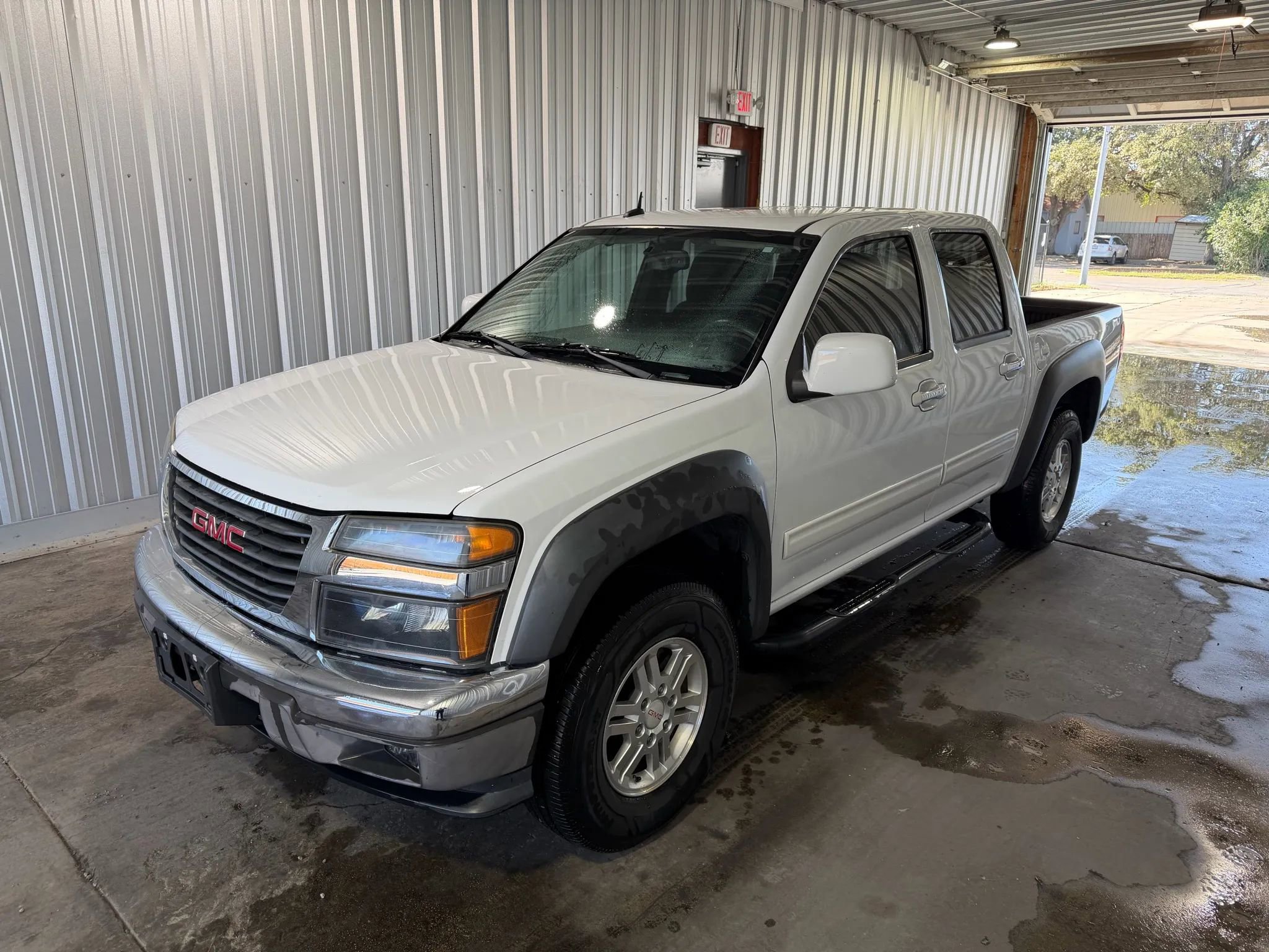 Used 2011 GMC Canyon SLE AWD/4WD image 1