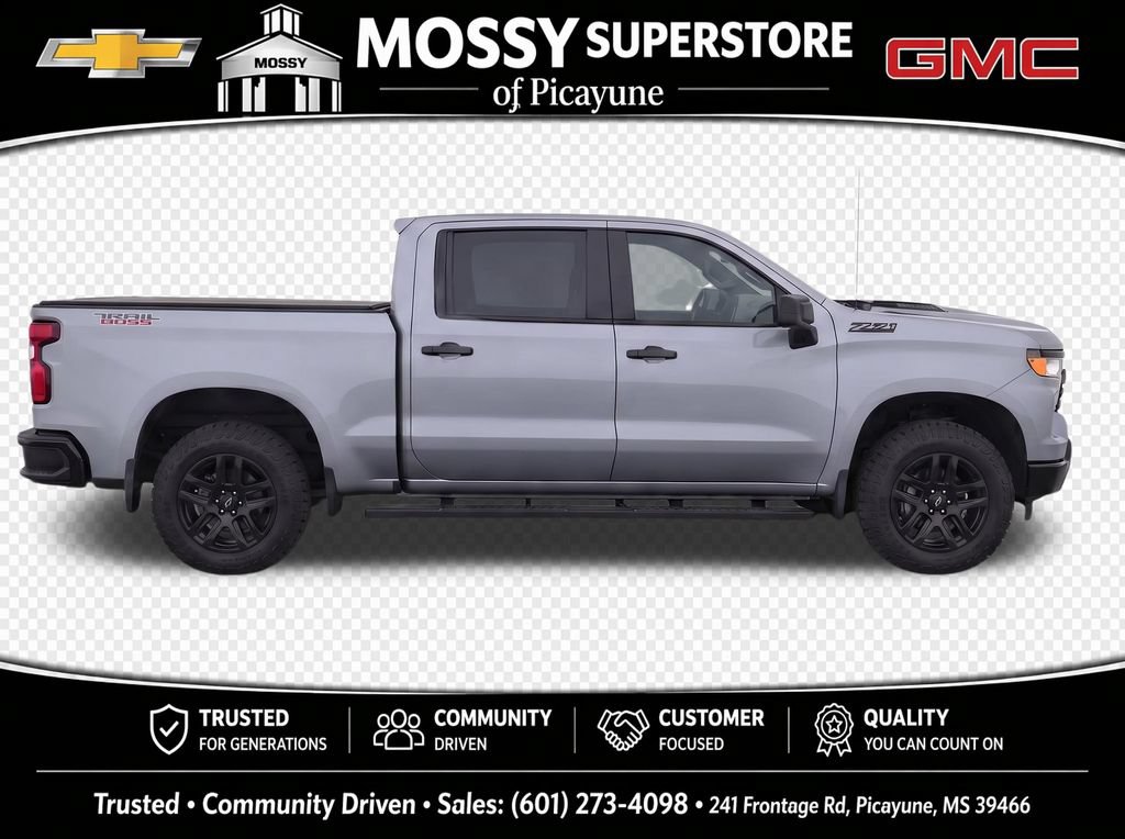 Used 2023 Chevrolet Silverado 1500 Custom Trail Boss w/ LPO, Dark Essentials Package AWD/4WD image 10