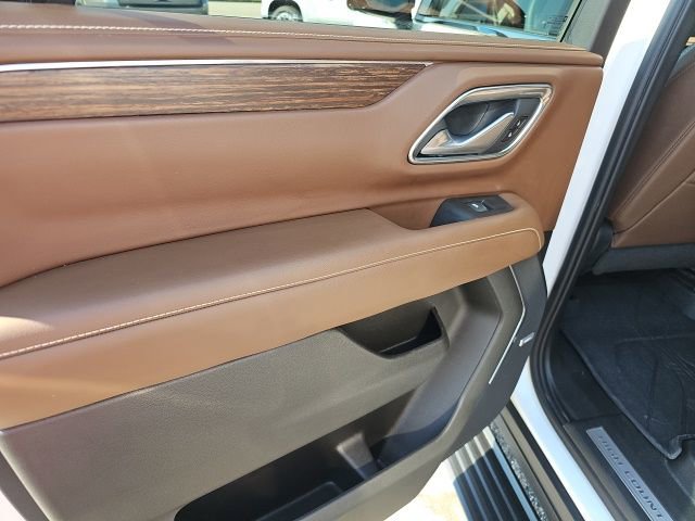 Used 2023 Chevrolet Suburban High Country image 12