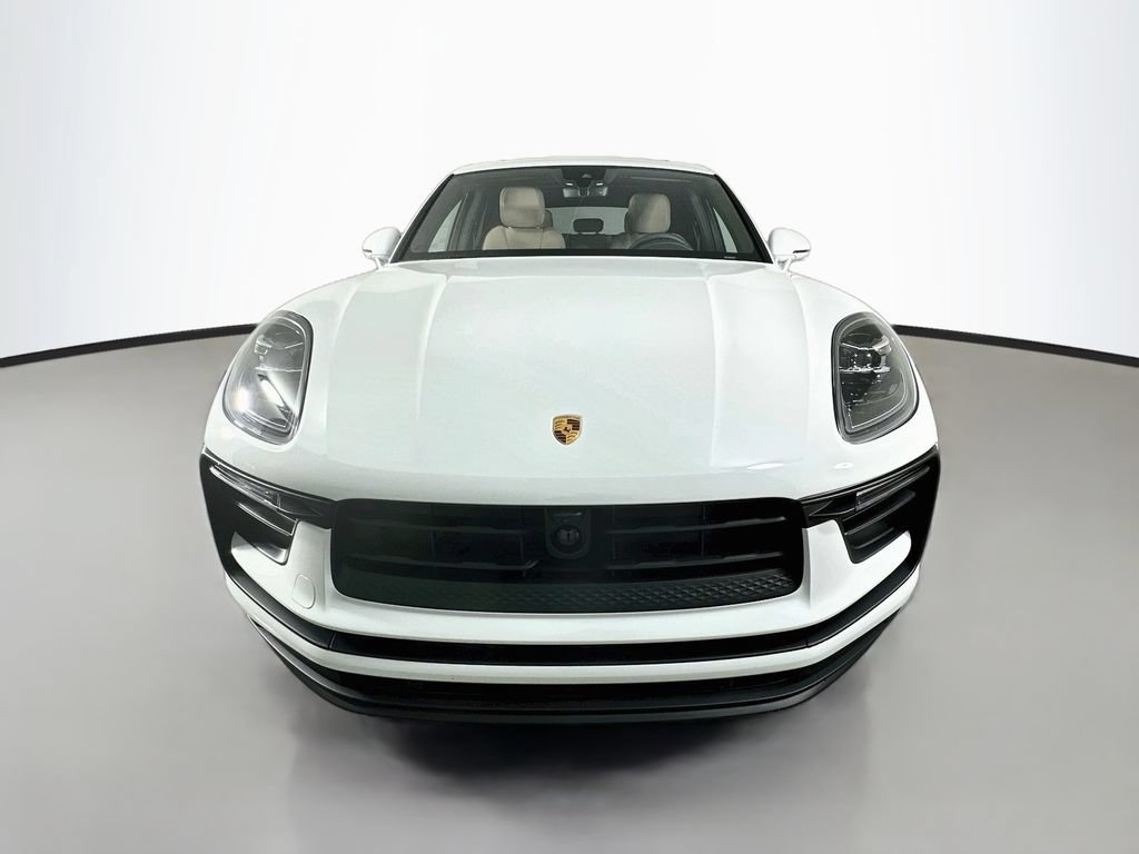 Certified 2026 Porsche Macan AWD/4WD image 6