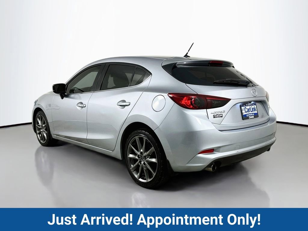 Used 2018 MAZDA MAZDA3 Touring FWD image 5