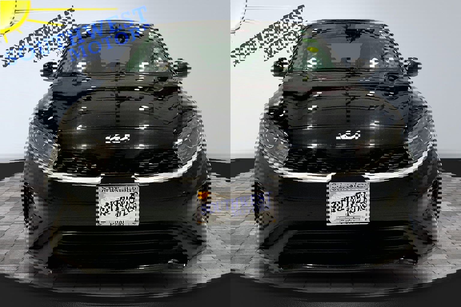 Used 2022 Kia Forte LXS image 2