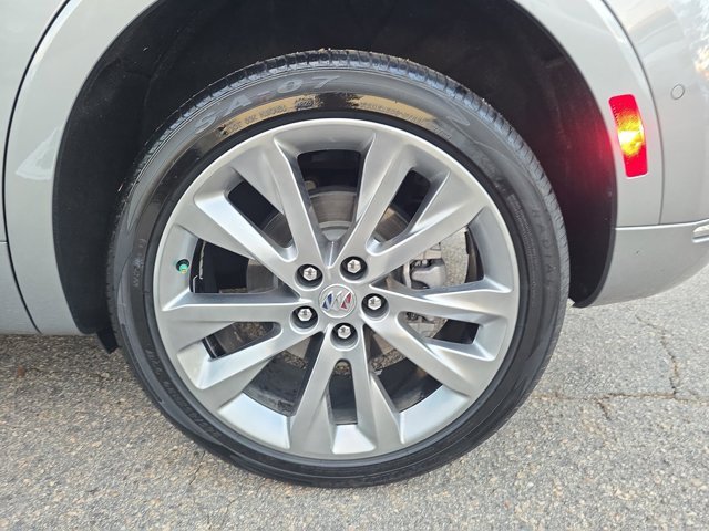 Used 2023 Buick Envision Avenir image 35