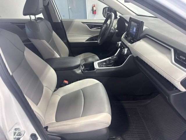 Used 2022 Toyota RAV4 XLE Premium FWD image 27