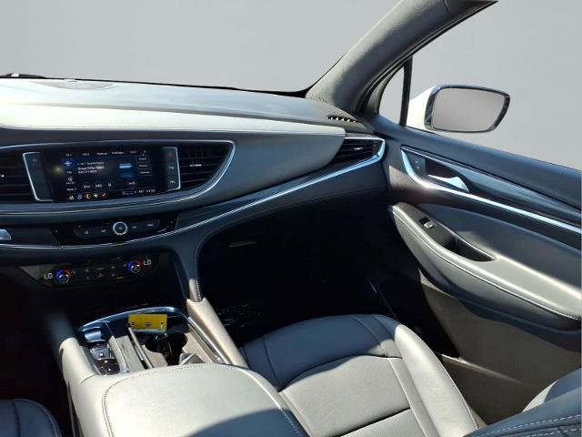 Used 2023 Buick Enclave Essence w/ Sport Touring Edition FWD image 8
