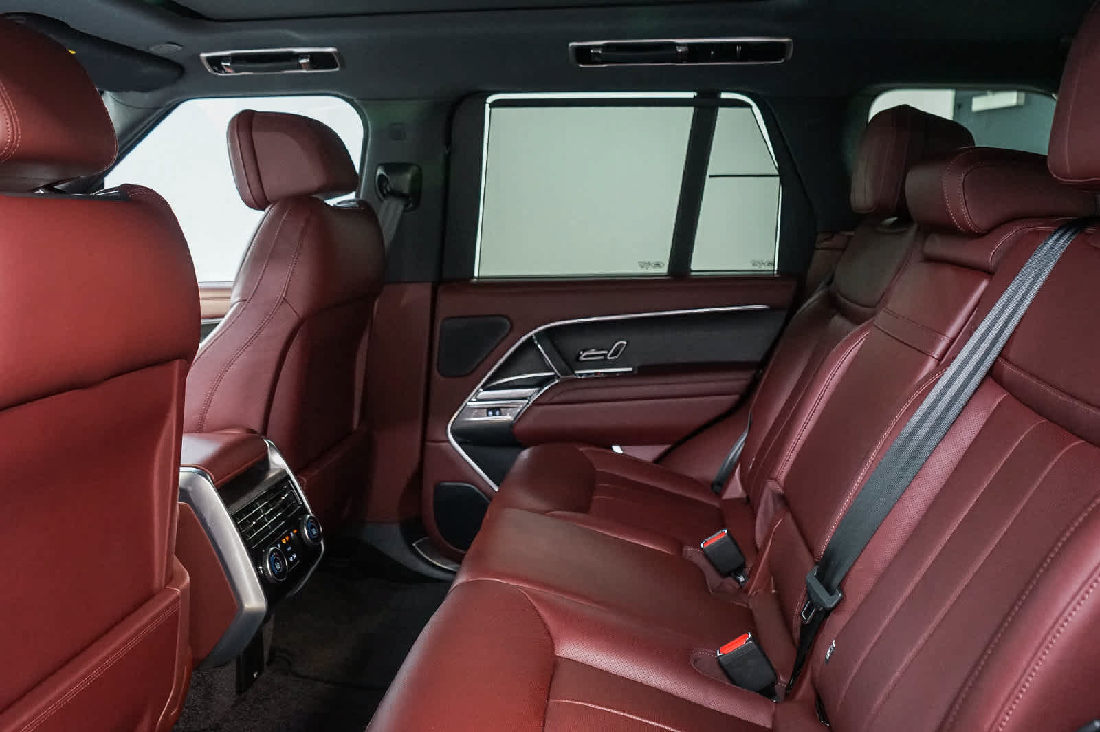 Used 2025 Land Rover Range Rover SE AWD/4WD image 24