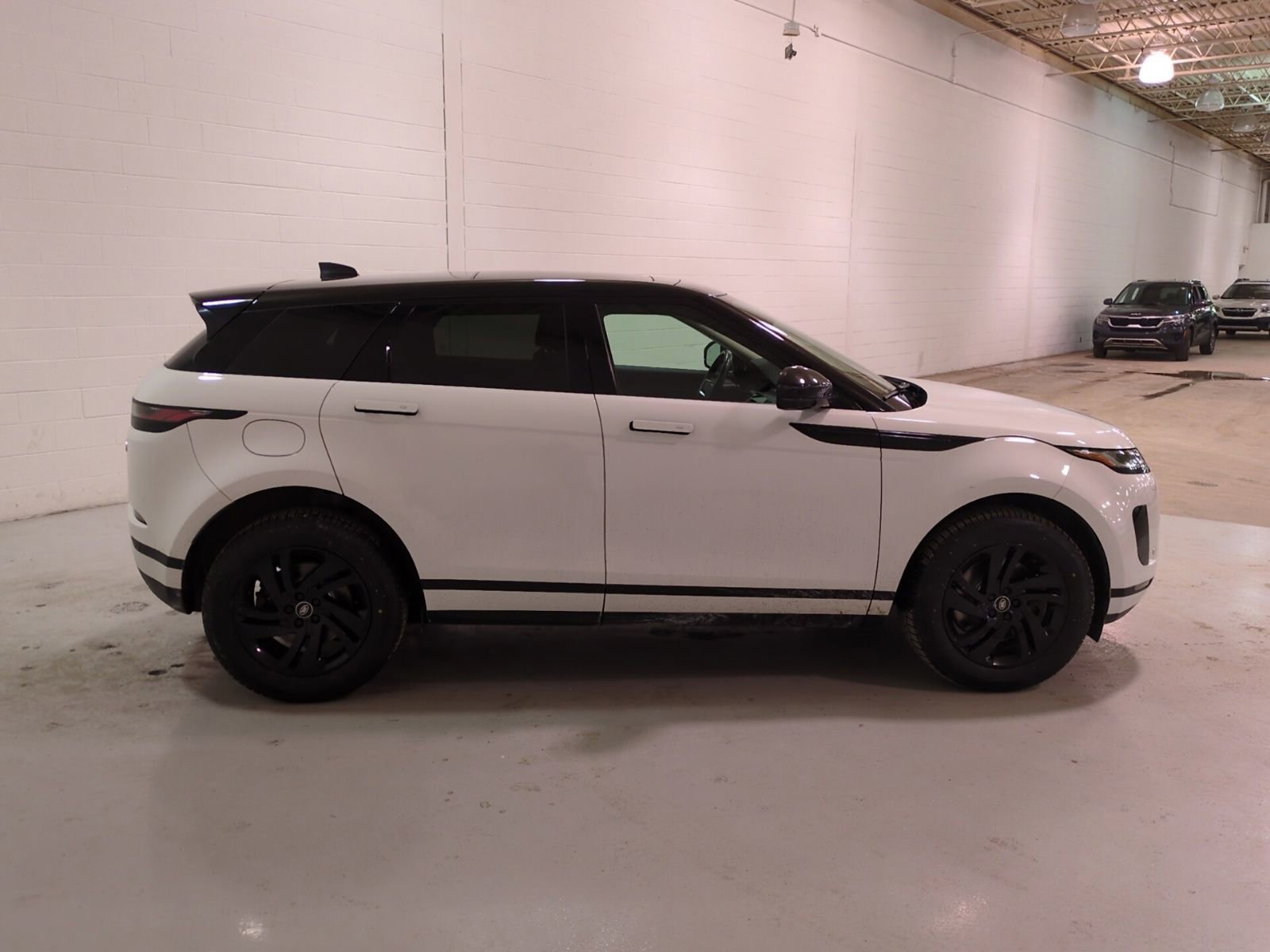 Used 2023 Land Rover Range Rover Evoque S image 3