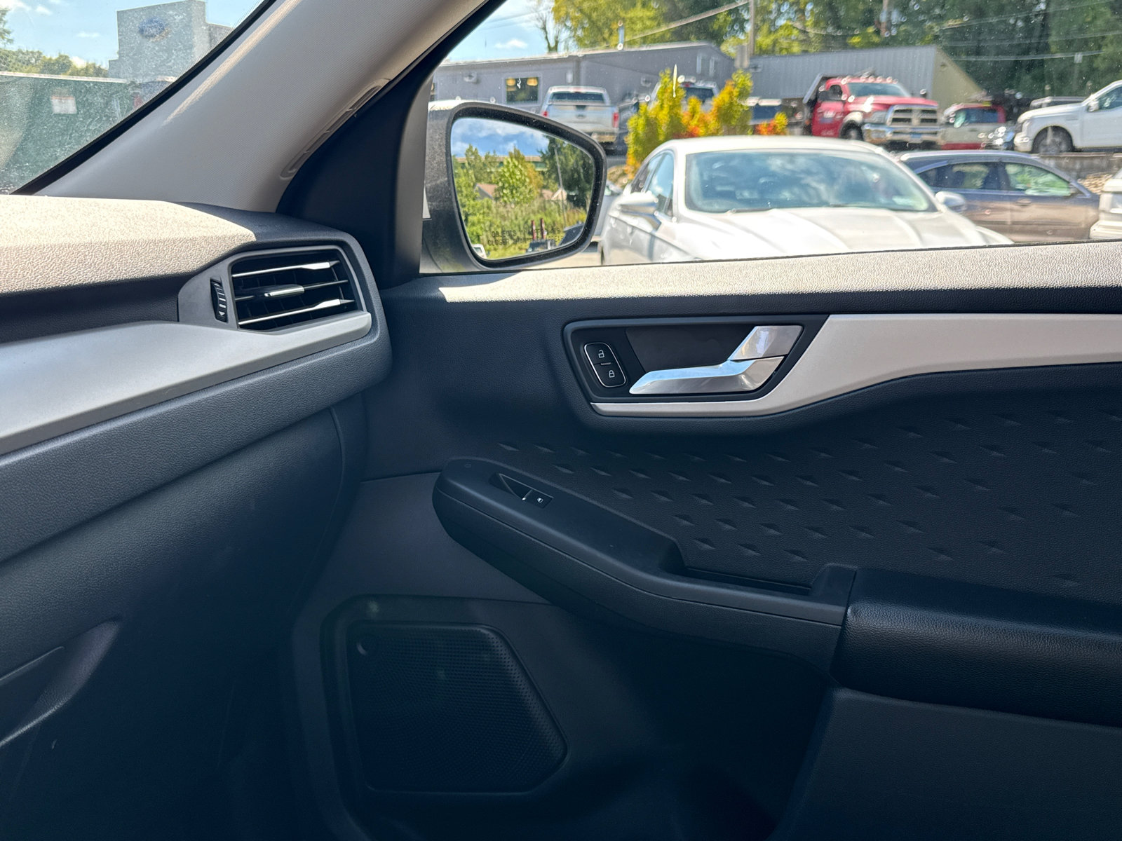 Used 2020 Ford Escape SEL AWD/4WD image 19