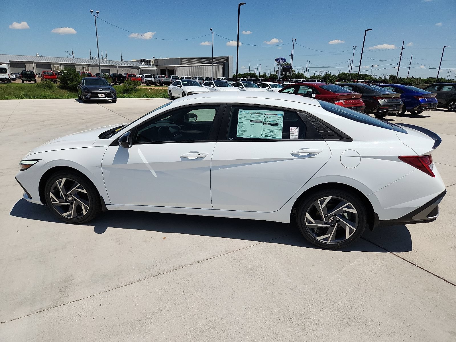 New 2025 Hyundai Elantra SEL FWD image 2