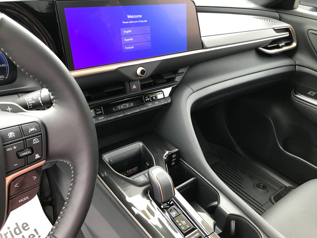 Used 2025 Toyota Crown Signia image 19