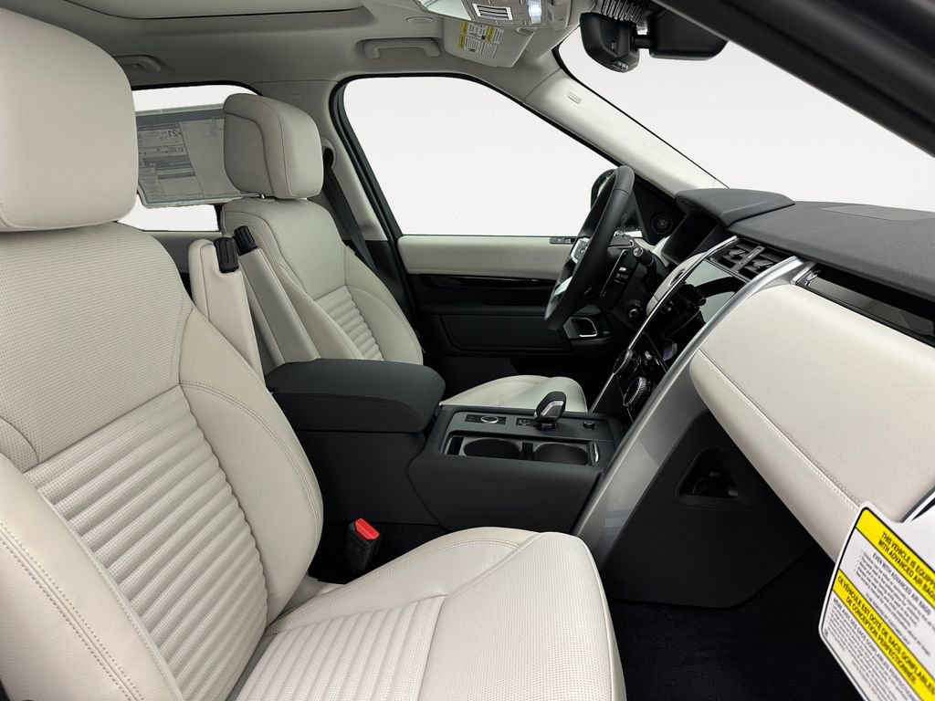 New 2026 Land Rover Discovery S image 15