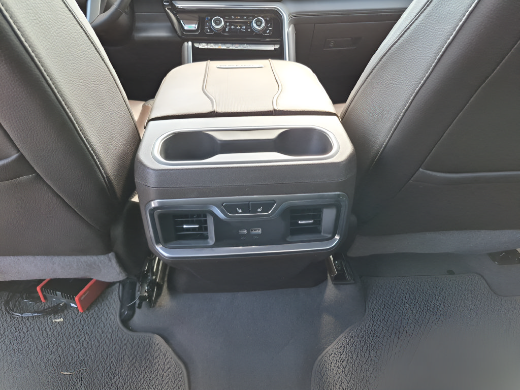 Used 2024 GMC Sierra 3500 Denali w/ Denali Reserve Package AWD/4WD image 31