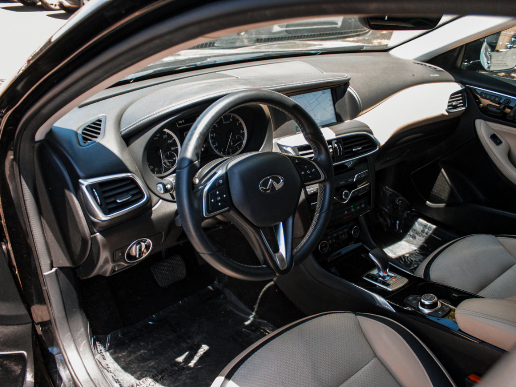 Used 2019 INFINITI QX30 AWD w/ Navigation Package image 8