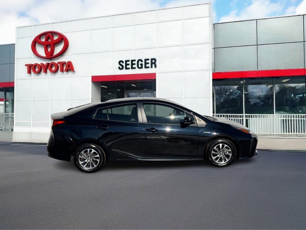 Used 2021 Toyota Prius image 2