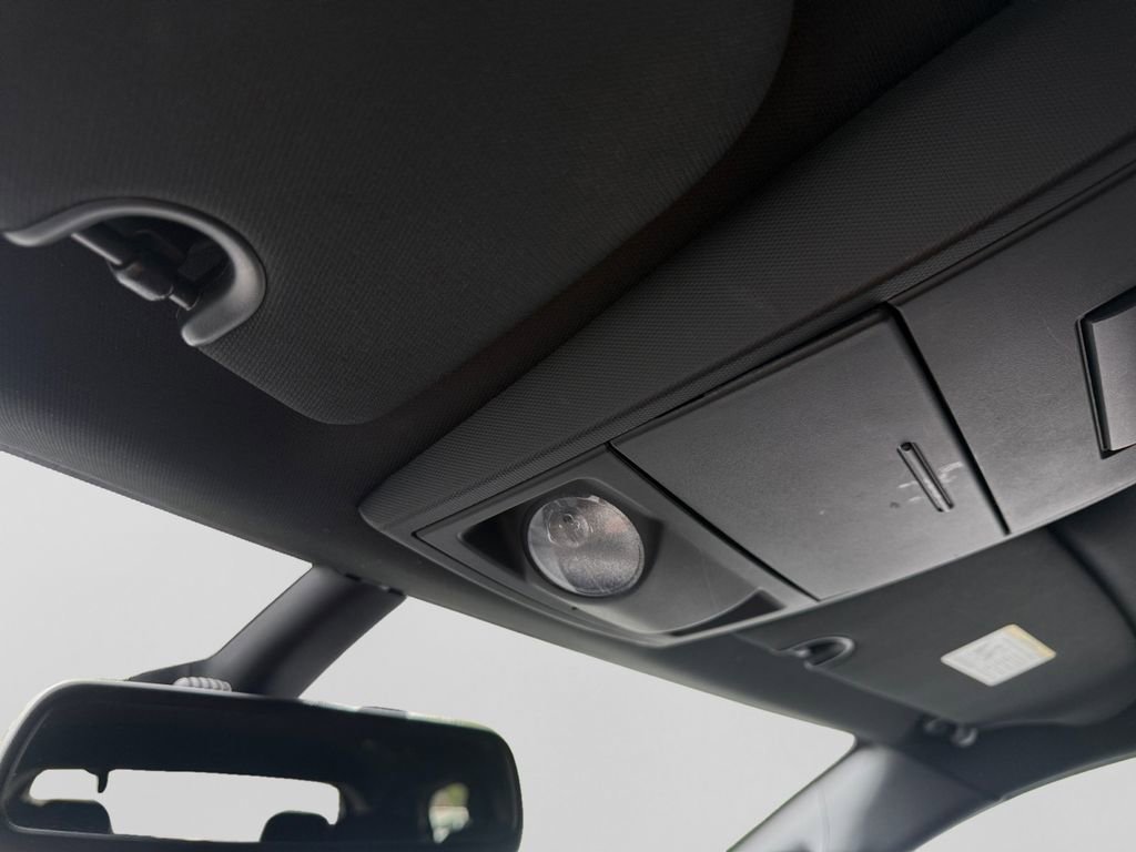 Used 2018 Dodge Grand Caravan SE FWD image 27