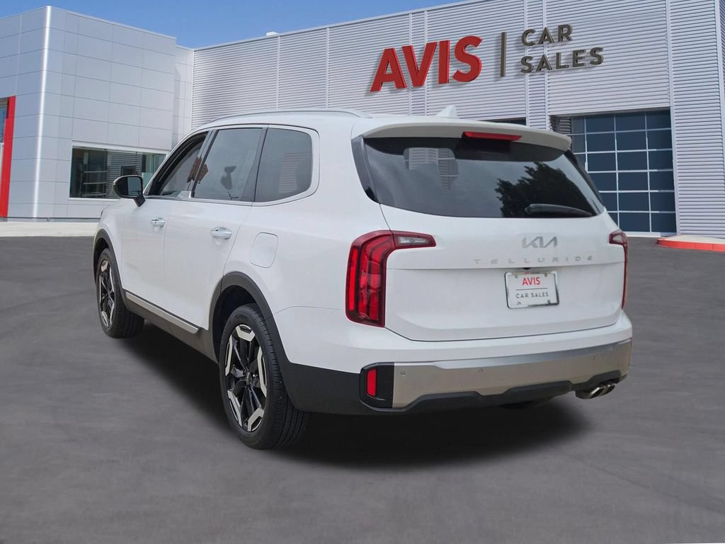Used 2025 Kia Telluride S FWD image 3